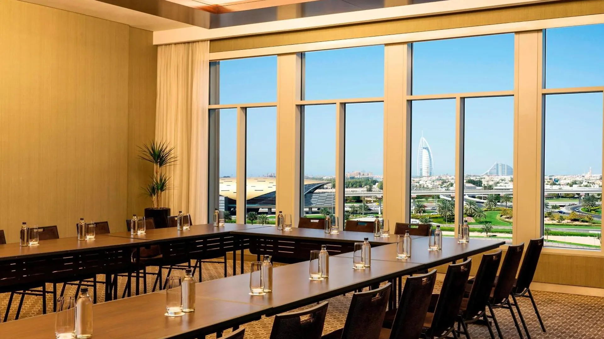 Sheraton Mall Of The Emirates Hotel, Dubai Hotel