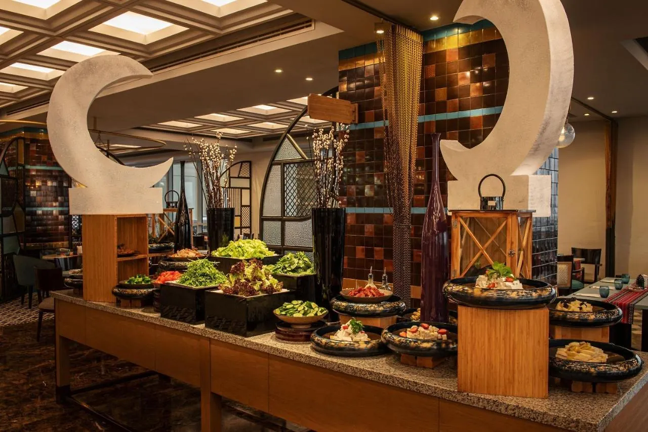 Sheraton Mall Of The Emirates Hotel, Dubai 5*,