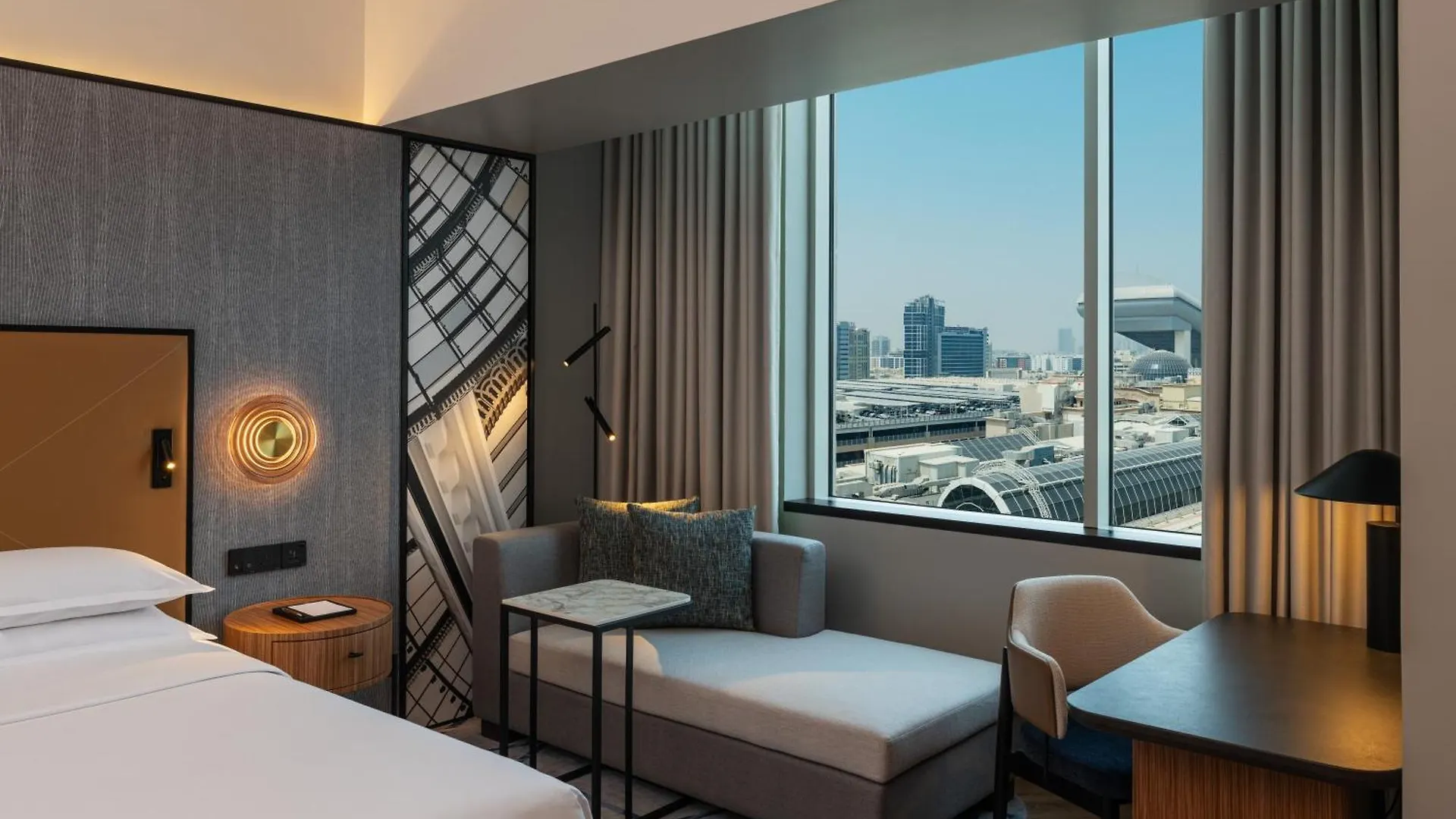 Sheraton Mall Of The Emirates Hotel, Dubai 5*,